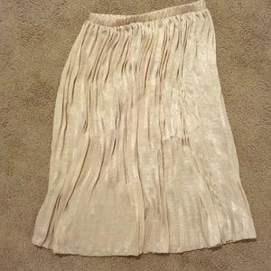 Pleated skirt